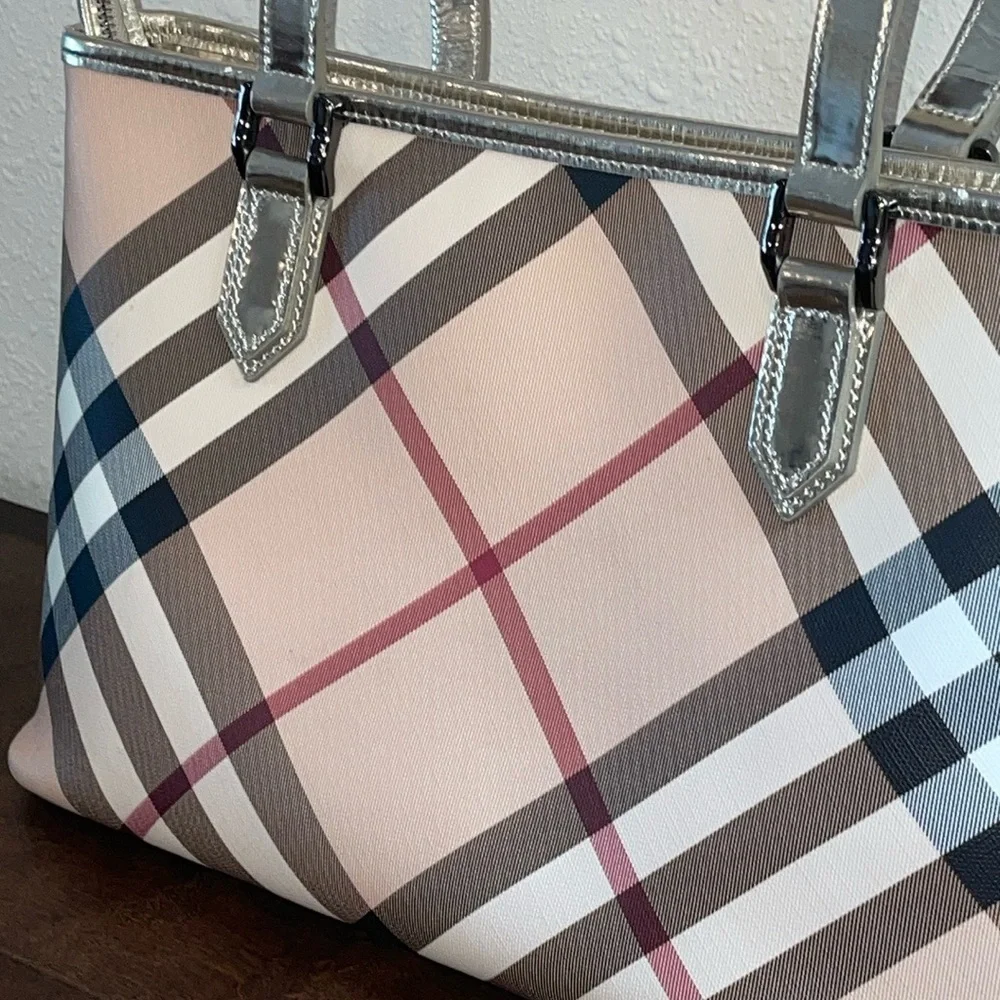 BURBERRY NOVA CHECK GOLD PATENT LEATHER TOTE TOP ZIP